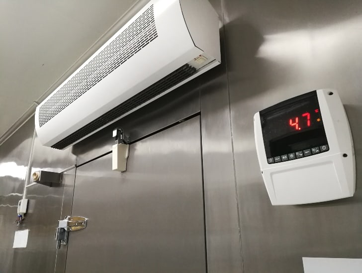 Air condition unit set to 4.7 degrees